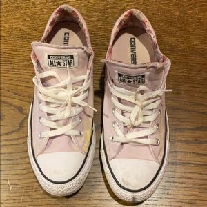 3/25.00 Converse sneakers
